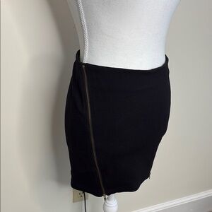 Timing Black Asymmetrical Mini Skirt With Double Zippers. Size Small